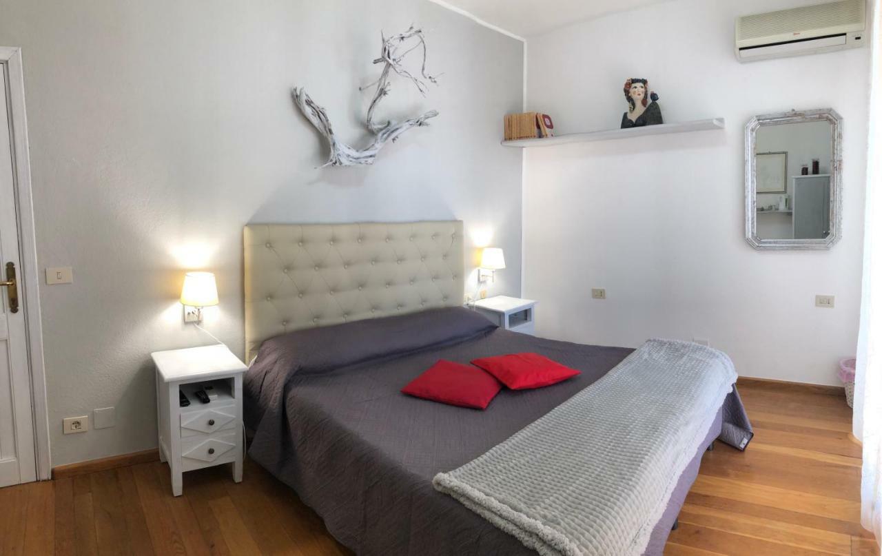 Bed and Breakfast La Chicca Di Francesca Santa Teresa Gallura Exterior foto